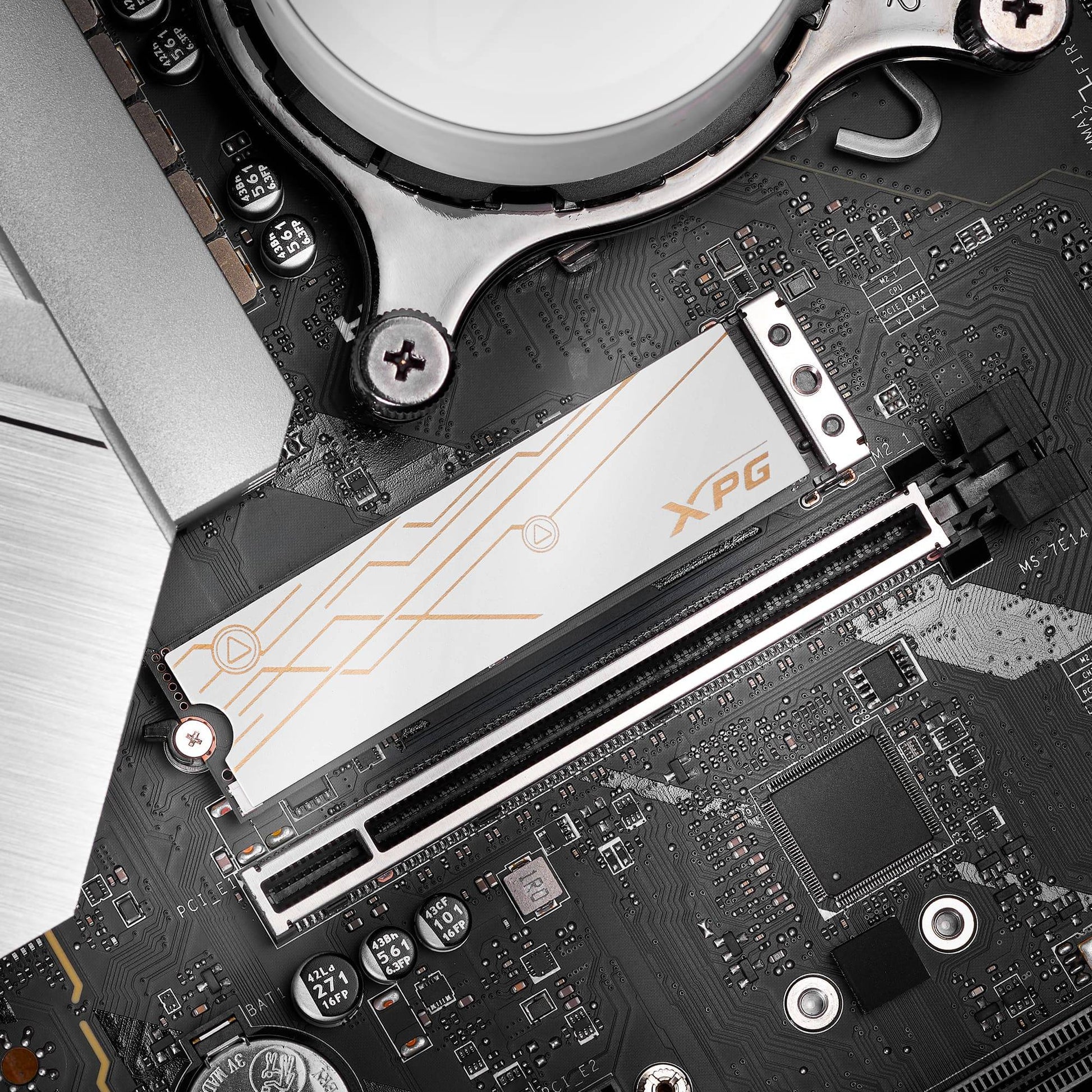 SSD ADATA MARS 980 BLADE - Vista 4