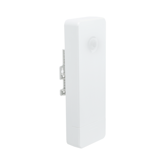Suscriptor ePMP Force 130 MIMO 2x2 / 28 dBm de potencia / Mejor desempeño en zonas altamente ruidosas / 5150-5970 MHz / Distancia de 3 km en PTMP / Antena integrada de 14 dBi (C050900C505A)