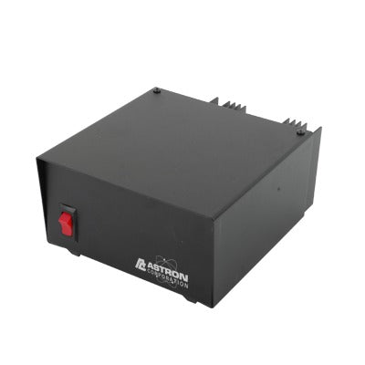 Fuente de Poder Lineal / 13.8 Vcc 12 A / Regulaci�n Electr�nica / Protecci�n Sobrecorriente / Disipador T�rmico / Radios 30W