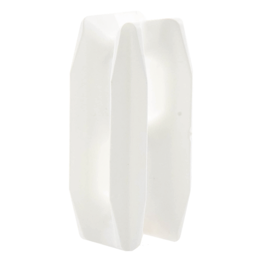 Aislador Blanco de Esquina para Cercos Eléctricos / 18 kV / Resinas Vírgenes / Resistencia 7.5-10.2 kg / Anti UV / 66 mm x 31.6 mm