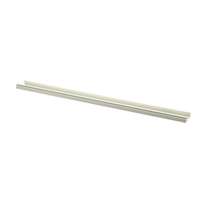 Base para canaleta T-45, de PVC rígido, con orificios perforados para montaje, 60.3 x 18.5 x 2400 mm, Color Blanco