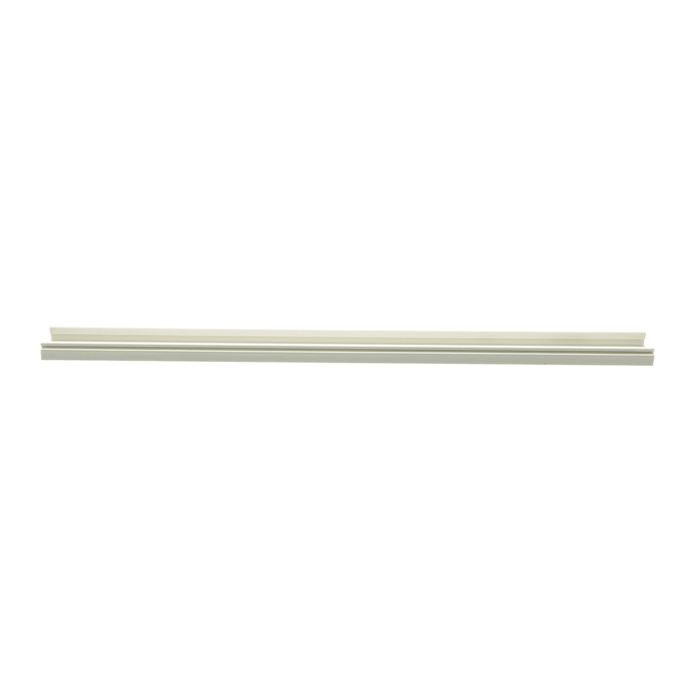 Base para canaleta T-45, de PVC rígido, con orificios perforados para montaje, 60.3 x 18.5 x 2400 mm, Color Blanco